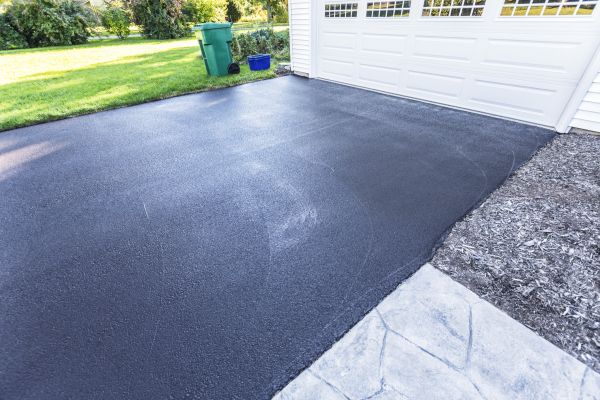 Blacktop Driveway Service in Riverside